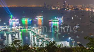 帕塔亚港与泰国<strong>轮渡</strong>在夜间